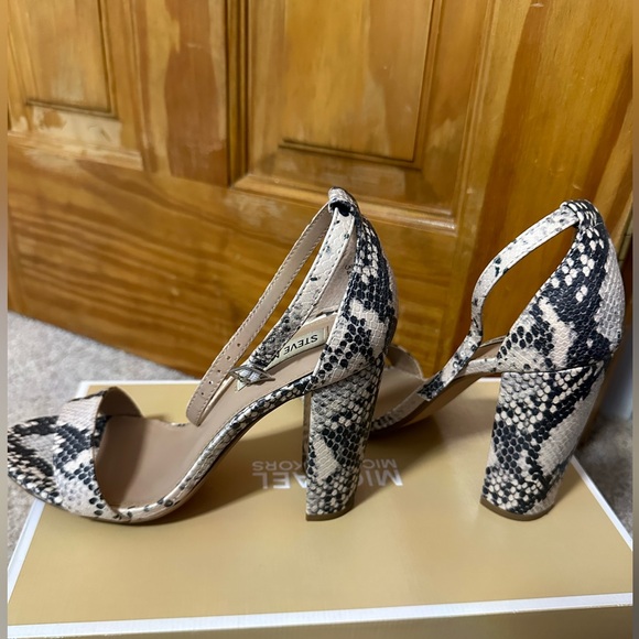 Steve Madden Carrson Snake Skin Heel size 8 - Picture 2 of 6